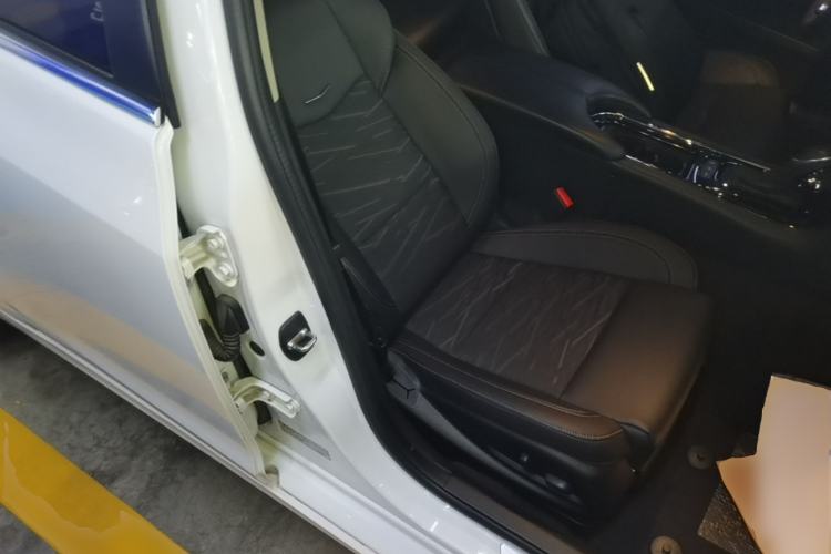 Used Cadillac ATS-L 2017 28T Tech Edition Right Front Seat