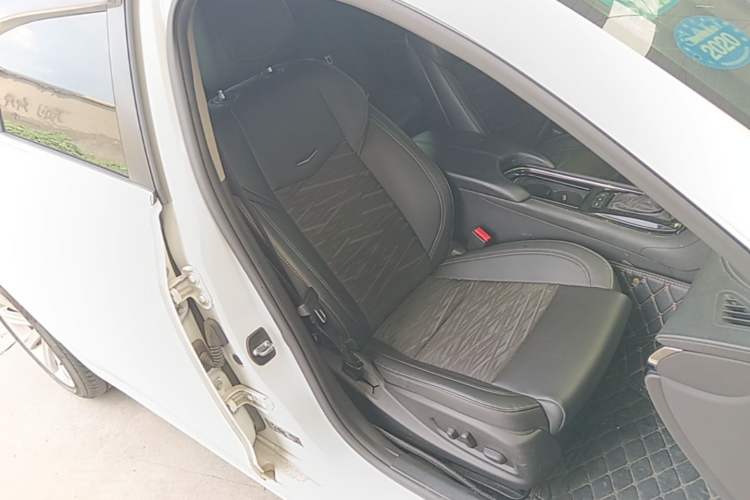 Used Cadillac ATS-L 2017 28T Tech Edition Right Front Seat