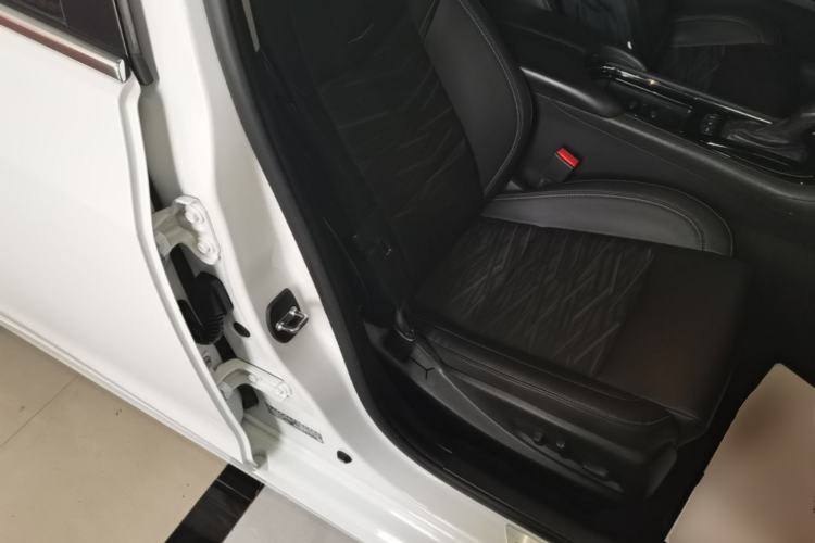 Used Cadillac ATS-L 2017 28T Tech Edition Right Front Seat
