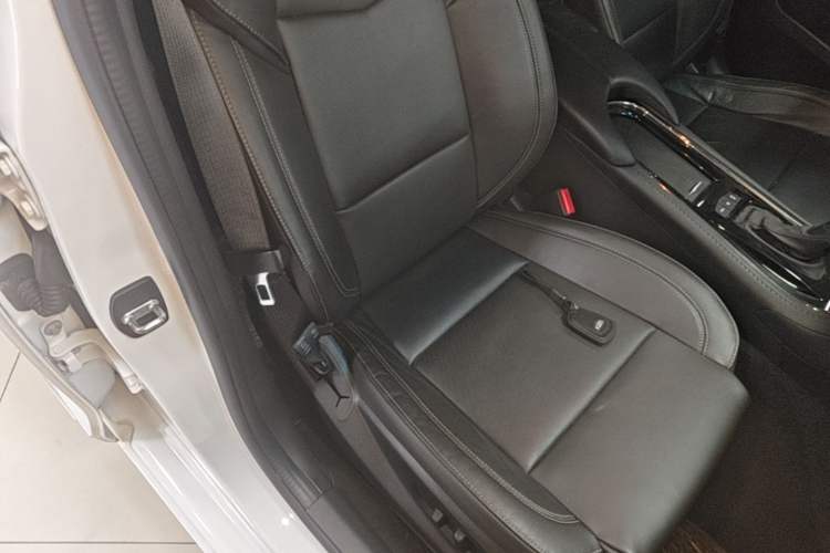 Used Cadillac ATS-L 2017 28T Fashion Edition Right Front Seat
