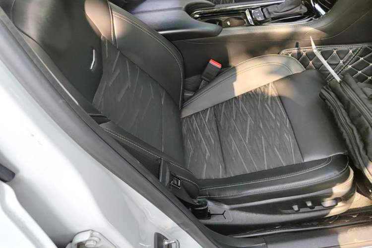 Used Cadillac ATS-L 2017 28T Tech Edition Right Front Seat