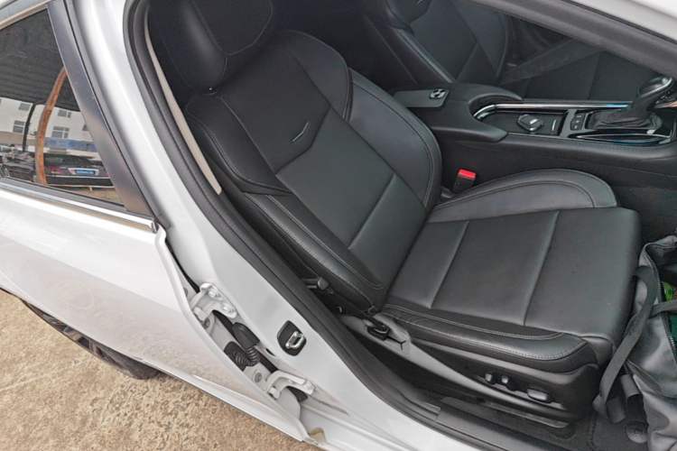 Used Cadillac ATS-L 2017 28T Fashion Edition Right Front Seat