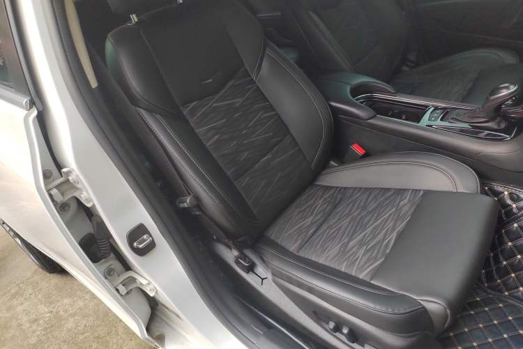 Used Cadillac ATS-L 2017 28T Tech Edition Right Front Seat