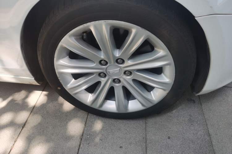 Used Cadillac ATS-L 2017 28T Tech Edition Right Front Wheel Hub