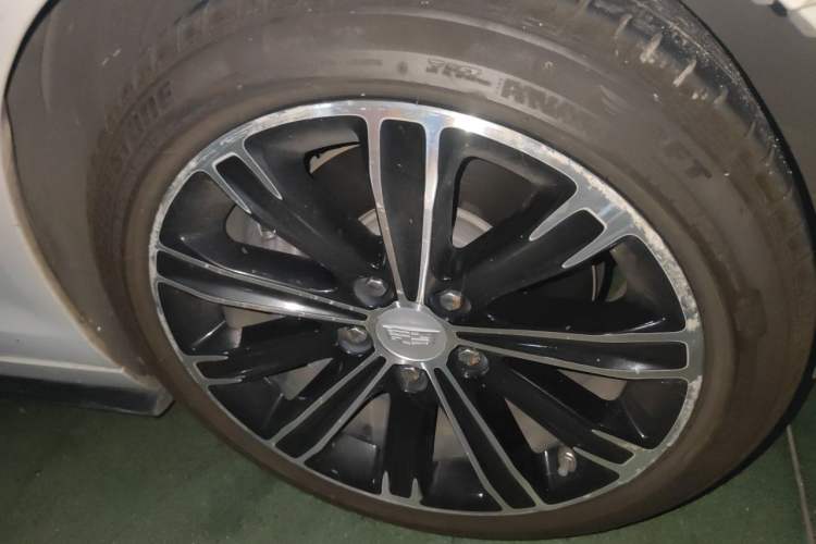 Used Cadillac ATS-L 2017 28T Tech Edition Right Front Wheel Hub