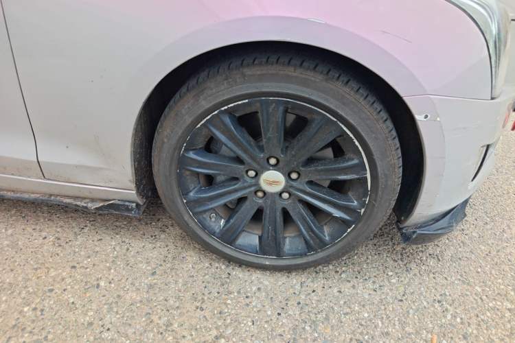 Used Cadillac ATS-L 2017 28T Tech Edition Right Front Wheel Hub