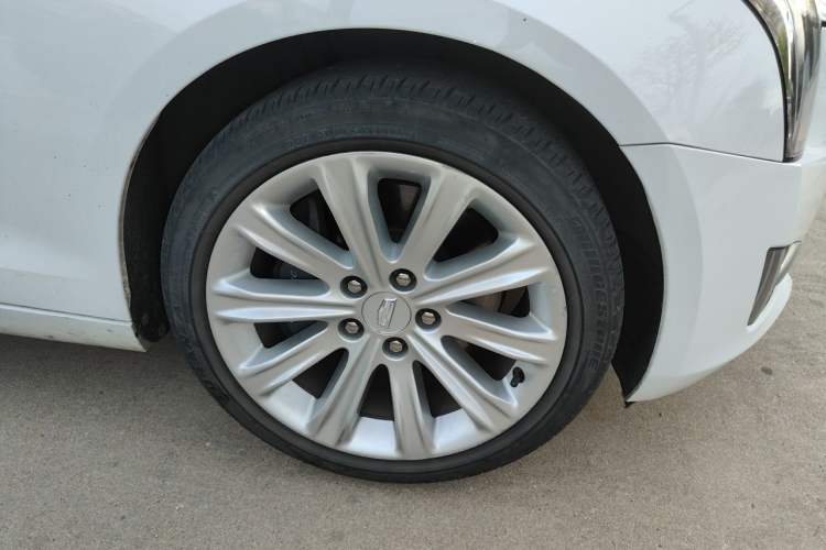 Used Cadillac ATS-L 2017 28T Fashion Edition Right Front Wheel Hub