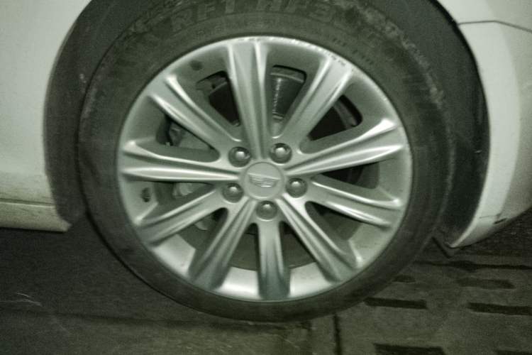 Used Cadillac ATS-L 2017 28T Fashion Edition Right Front Wheel Hub