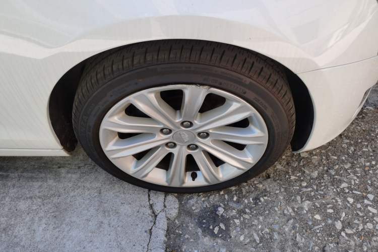 Used Cadillac ATS-L 2017 28T Fashion Edition Right Front Wheel Hub