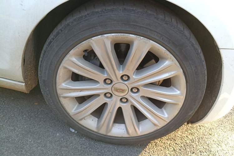 Used Cadillac ATS-L 2017 28T Fashion Edition Right Front Wheel Hub