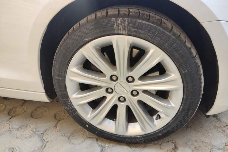 Used Cadillac ATS-L 2017 28T Fashion Edition Right Front Wheel Hub