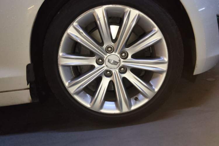 Used Cadillac ATS-L 2017 28T Fashion Edition Right Front Wheel Hub