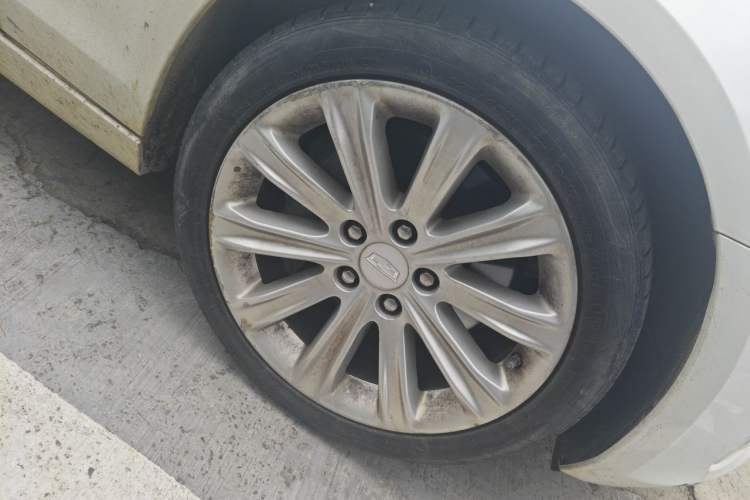 Used Cadillac ATS-L 2017 28T Tech Edition Right Front Wheel Hub