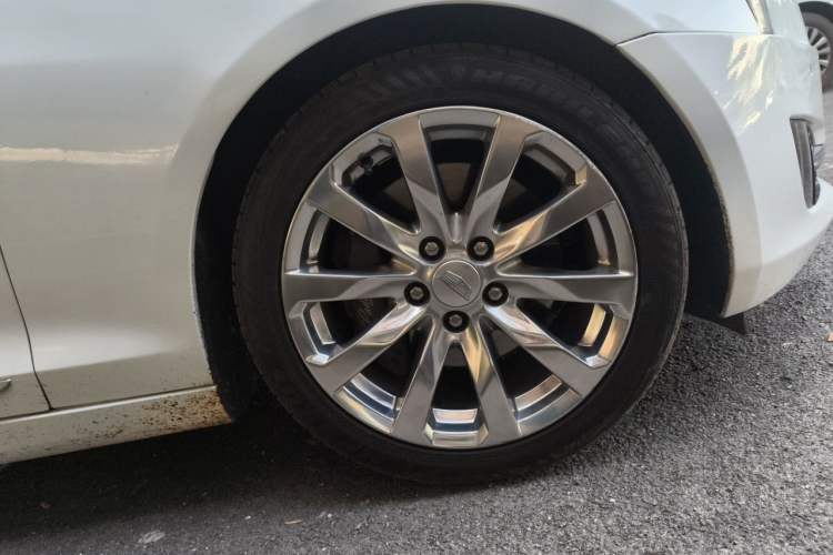 Used Cadillac ATS-L 2017 28T Luxury Model Right Front Wheel Hub
