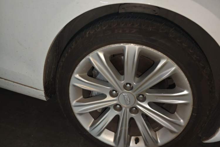 Used Cadillac ATS-L 2017 28T Tech Edition Right Front Wheel Hub
