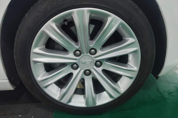Used Cadillac ATS-L 2017 28T Fashion Edition Right Front Wheel Hub