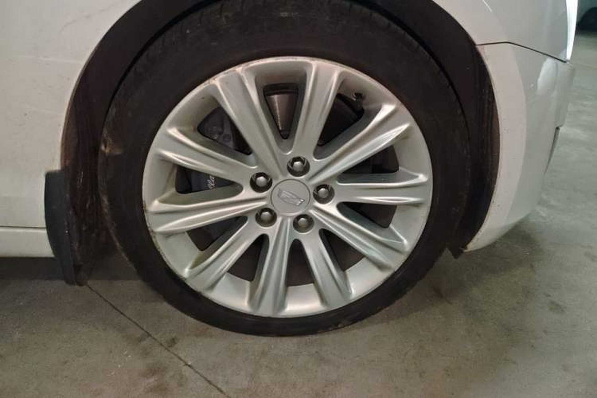 Used Cadillac ATS-L 2017 28T Fashion Edition Right Front Wheel Hub