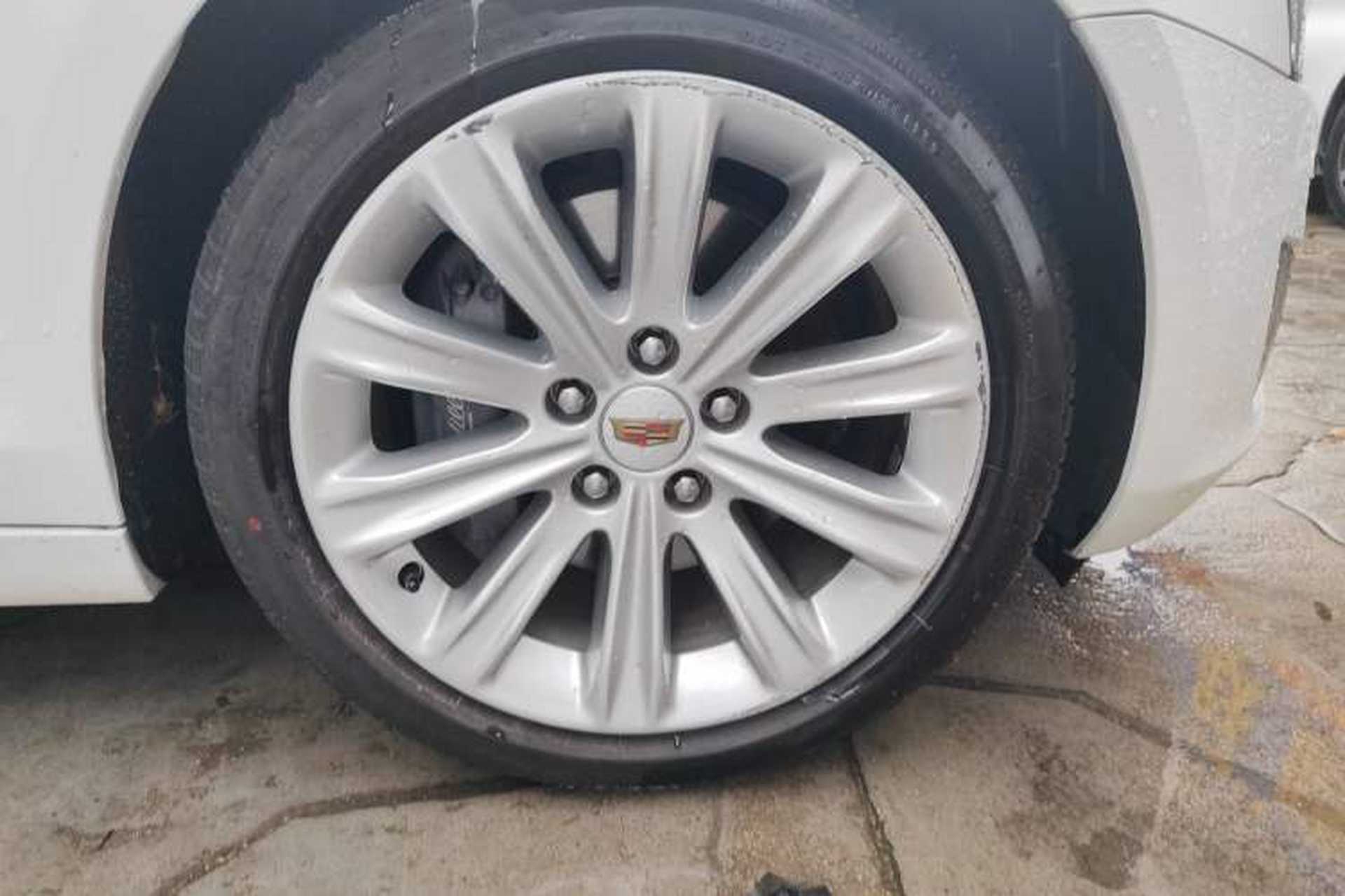 Used Cadillac ATS-L 2017 28T Tech Edition Right Front Wheel Hub