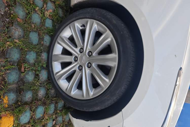 Used Cadillac ATS-L 2017 28T Fashion Edition Right Front Wheel Hub