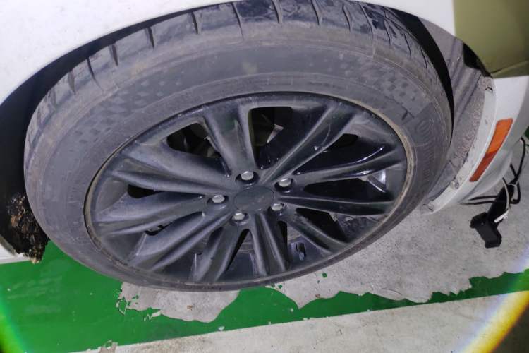 Used Cadillac ATS-L 2017 28T Fashion Edition Right Front Wheel Hub