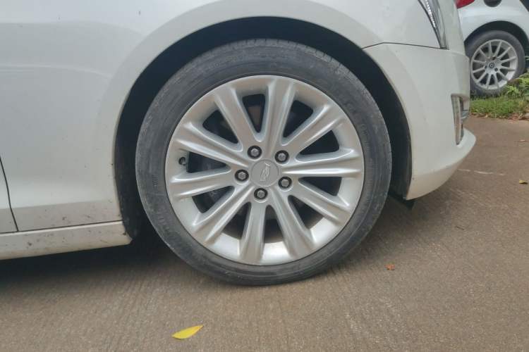 Used Cadillac ATS-L 2017 28T Fashion Edition Right Front Wheel Hub
