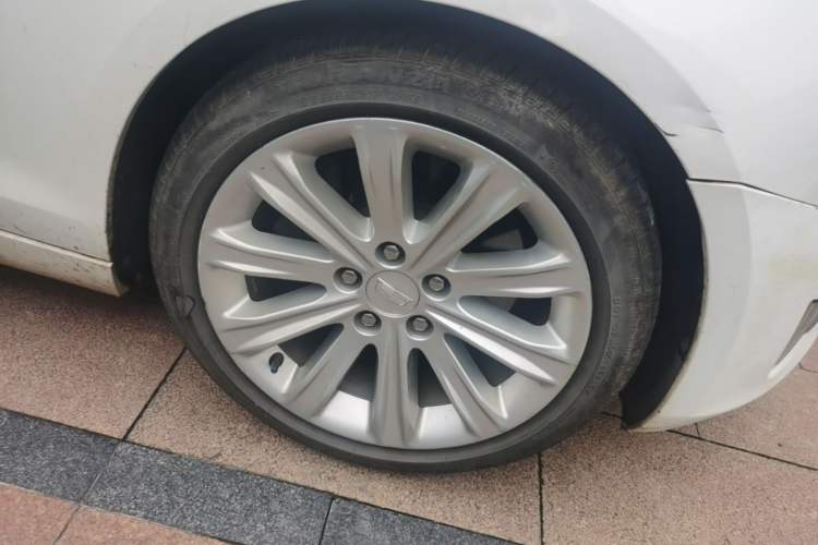 Used Cadillac ATS-L 2017 28T Tech Edition Right Front Wheel Hub