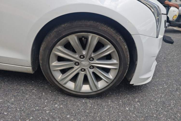 Used Cadillac ATS-L 2017 28T Fashion Edition Right Front Wheel Hub