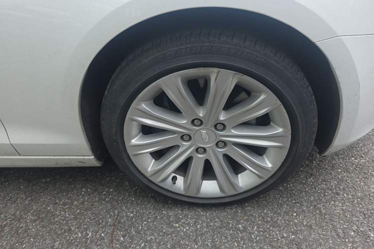 Used Cadillac ATS-L 2017 28T Tech Edition Right Front Wheel Hub