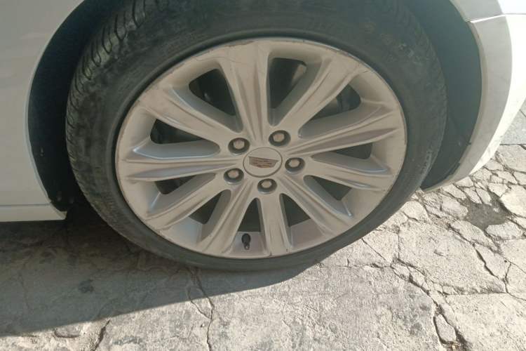 Used Cadillac ATS-L 2017 28T Fashion Edition Right Front Wheel Hub