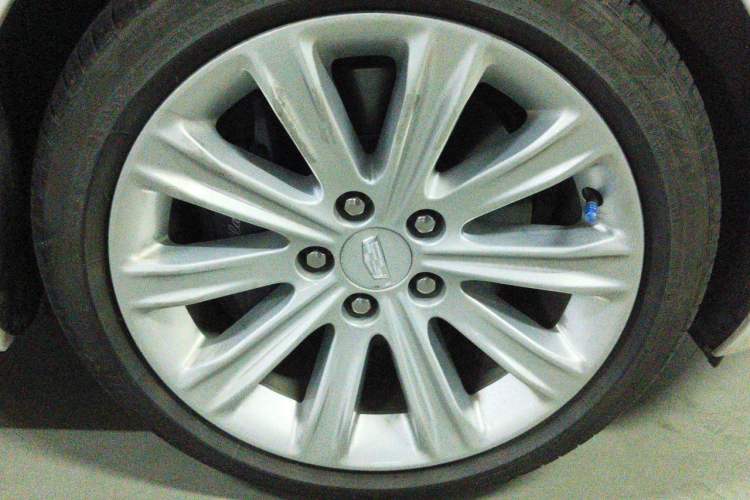 Used Cadillac ATS-L 2017 28T Fashion Edition Right Front Wheel Hub