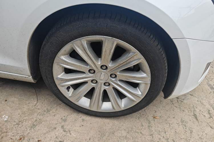 Used Cadillac ATS-L 2017 28T Fashion Edition Right Front Wheel Hub