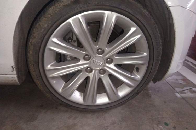 Used Cadillac ATS-L 2017 28T Fashion Edition Right Front Wheel Hub