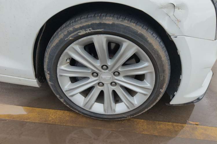 Used Cadillac ATS-L 2017 28T Tech Edition Right Front Wheel Hub