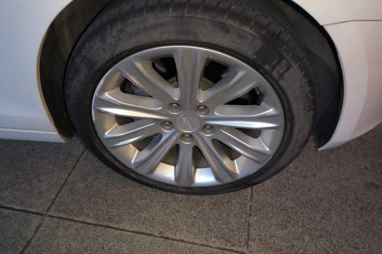 Used Cadillac ATS-L 2017 28T Tech Edition Right Front Wheel Hub