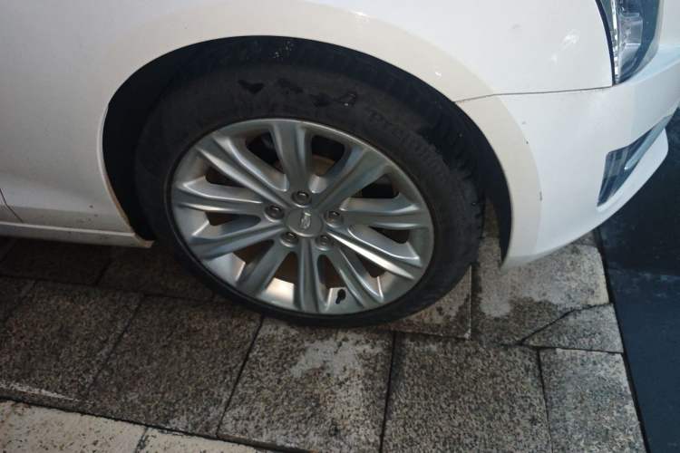 Used Cadillac ATS-L 2017 28T Fashion Edition Right Front Wheel Hub