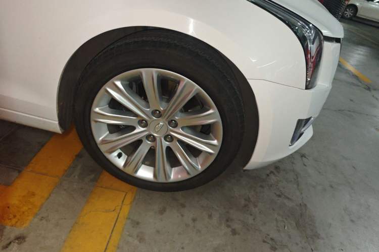 Used Cadillac ATS-L 2017 28T Fashion Edition Right Front Wheel Hub