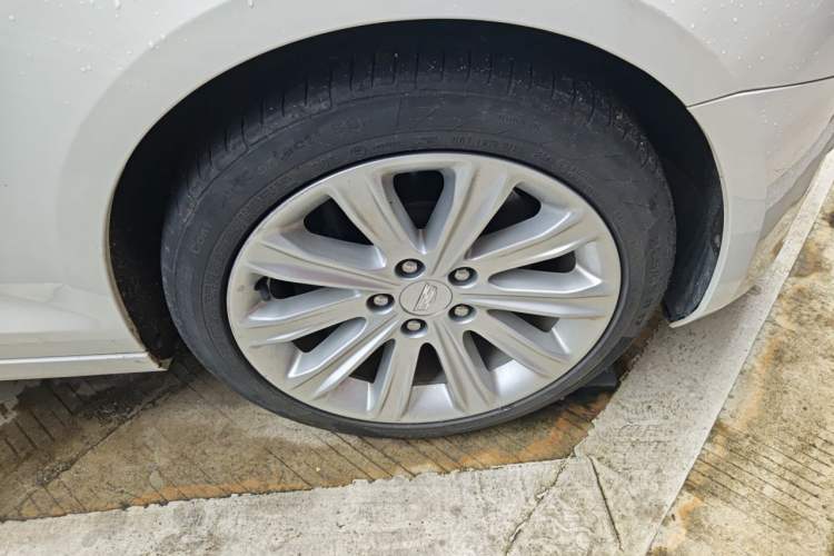 Used Cadillac ATS-L 2017 28T Tech Edition Right Front Wheel Hub
