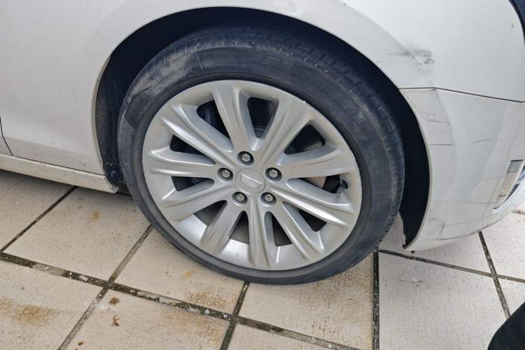 Used Cadillac ATS-L 2017 28T Fashion Edition Right Front Wheel Hub
