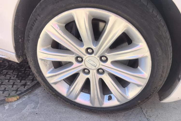 Used Cadillac ATS-L 2017 28T Tech Edition Right Front Wheel Hub