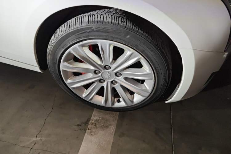 Used Cadillac ATS-L 2017 28T Fashion Edition Right Front Wheel Hub