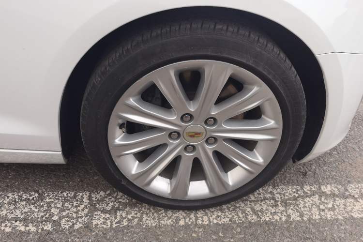 Used Cadillac ATS-L 2017 28T Tech Edition Right Front Wheel Hub
