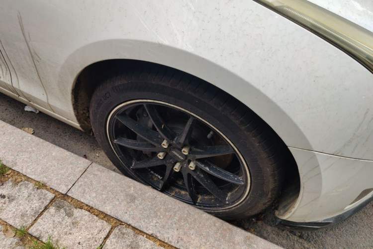 Used Cadillac ATS-L 2017 28T Tech Edition Right Front Wheel Hub