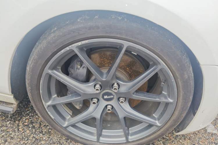 Used Cadillac ATS-L 2017 28T Tech Edition Right Front Wheel Hub