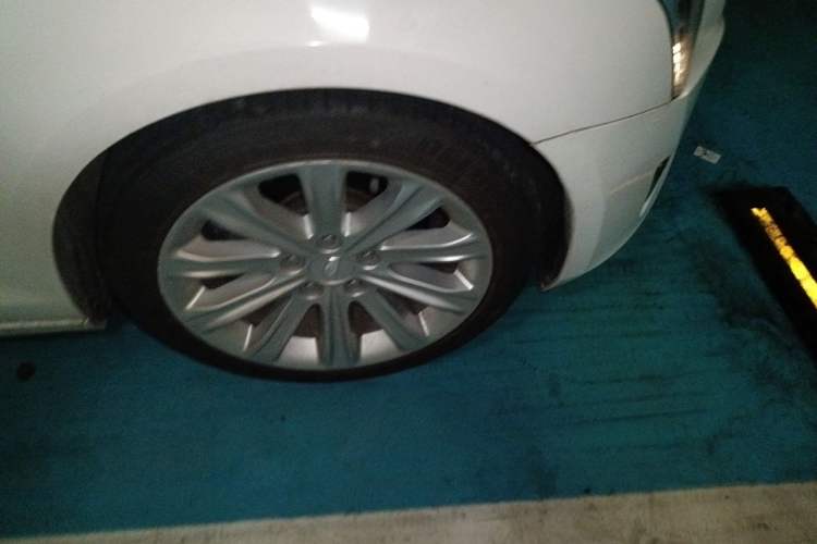 Used Cadillac ATS-L 2017 28T Tech Edition Right Front Wheel Hub