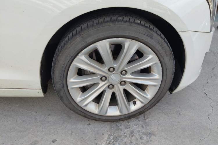 Used Cadillac ATS-L 2017 28T Tech Edition Right Front Wheel Hub