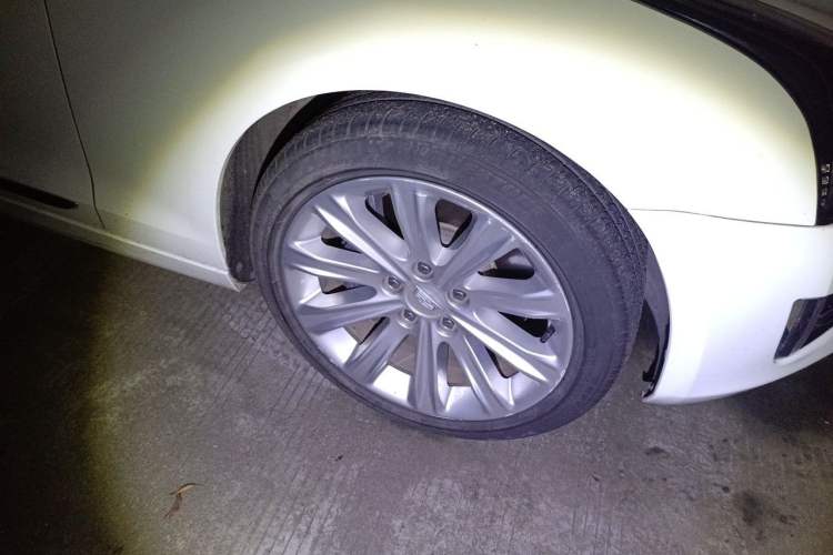 Used Cadillac ATS-L 2017 28T Fashion Edition Right Front Wheel Hub