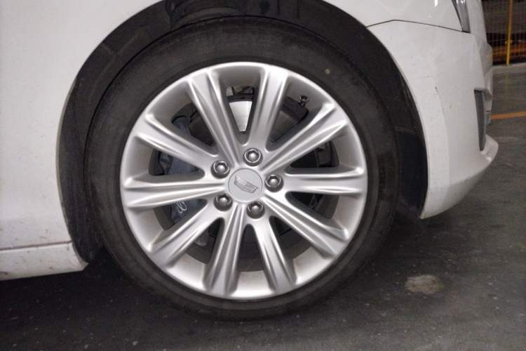 Used Cadillac ATS-L 2017 28T Fashion Edition Right Front Wheel Hub