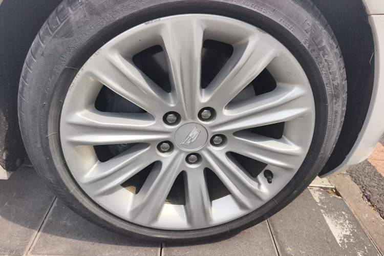 Used Cadillac ATS-L 2017 28T Fashion Edition Right Front Wheel Hub