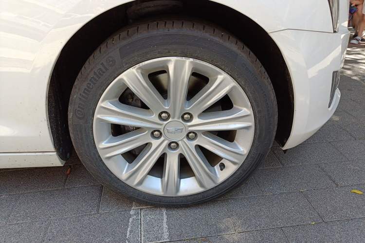 Used Cadillac ATS-L 2017 28T Fashion Edition Right Front Wheel Hub