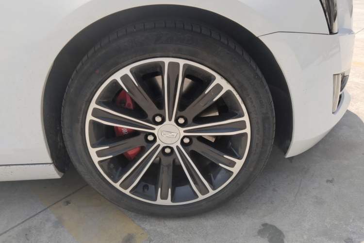 Used Cadillac ATS-L 2017 28T Tech Edition Right Front Wheel Hub